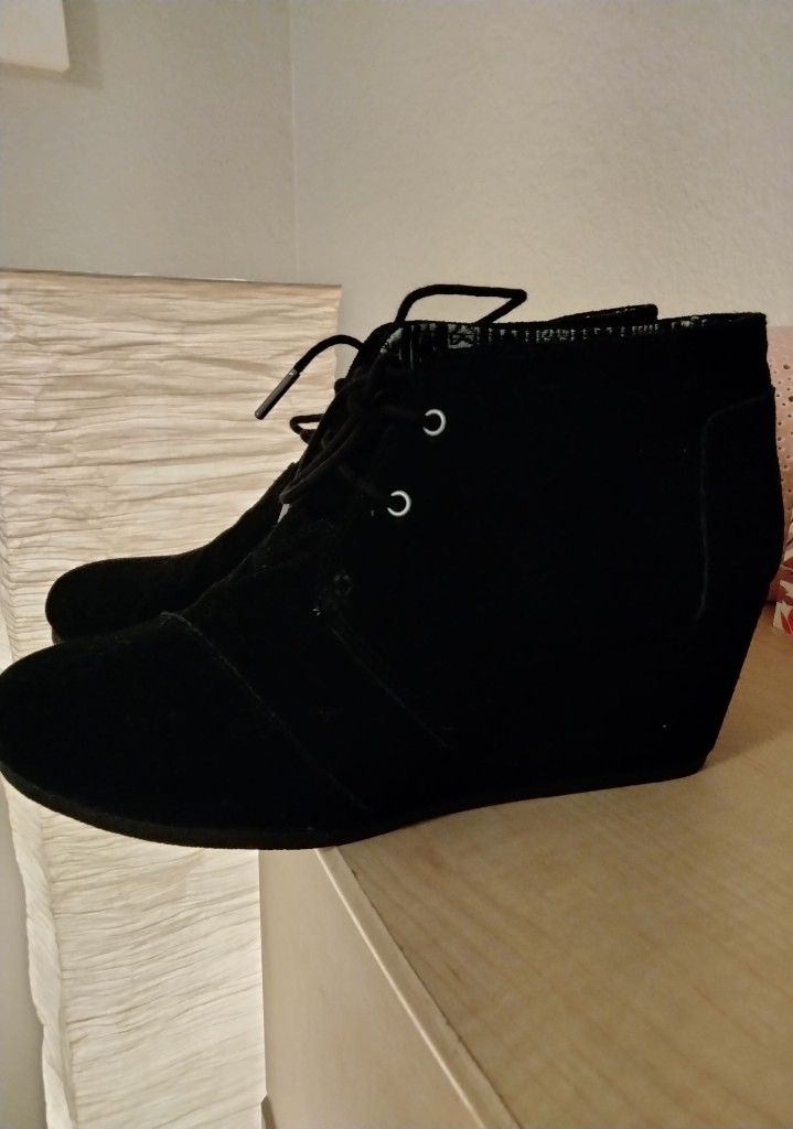 Toms Black Wedges