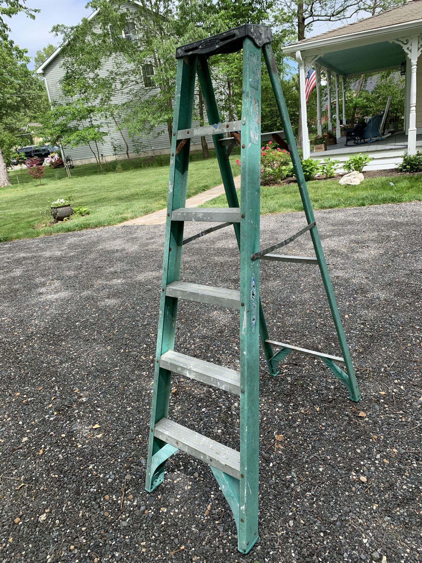 Fiberglass 6 ‘ ladder