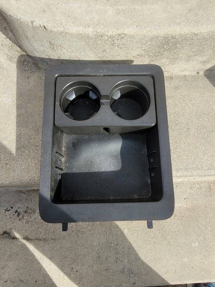 07-12 Suburban, Tahoe Yukon Cup Holders