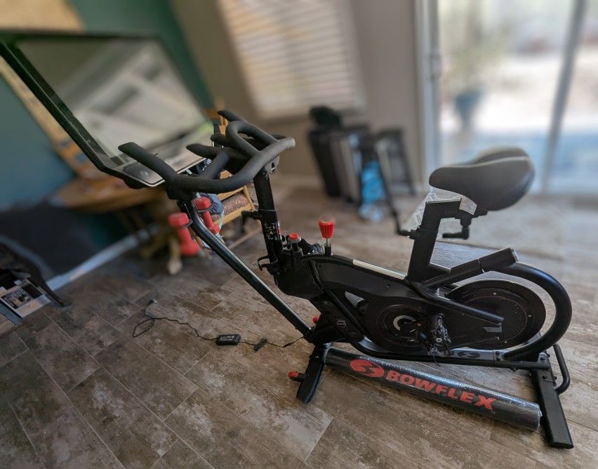 Bowflex Velocore Bike - 22 Inch Screen