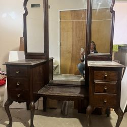 Vintage Tri-fold Vanity Dressing Table