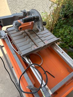 Wet tile saw