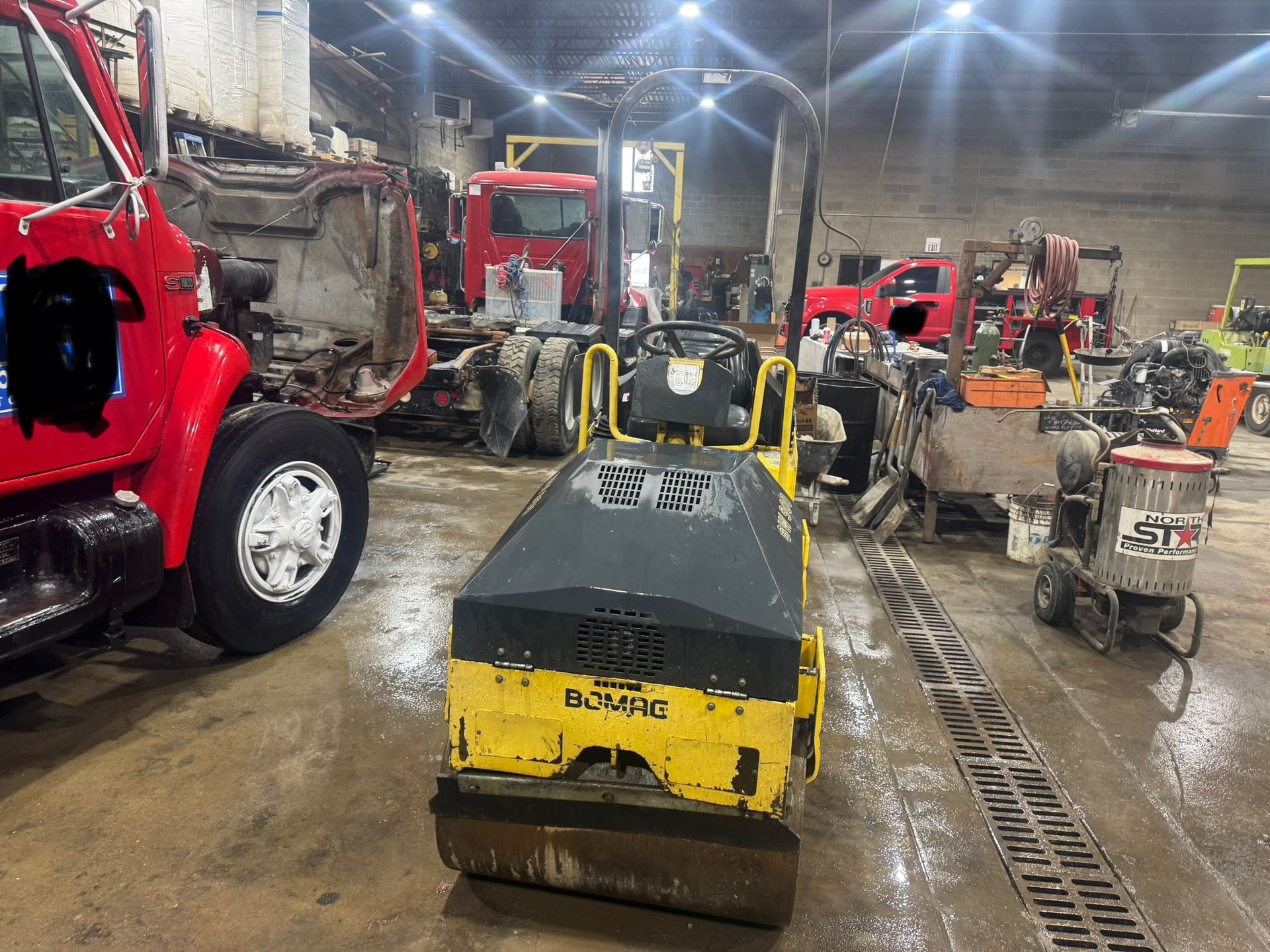 2003 Bomag Double Drum Vibratory Roller With Water Tank