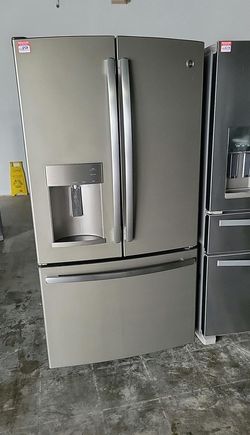 GE French Door Fridge – Slate, Ice/Water Dispenser