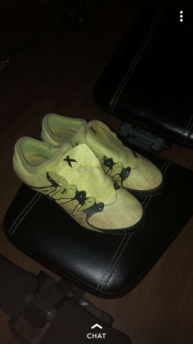 X15.2 Soccer Cleats (size 8.5)