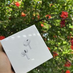 AirPods Pro 2nd generation with MagSafe Charging Case WITH VALID SERIAL NUMBER