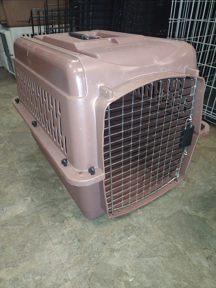 Med Size Dog Crate/Carrier