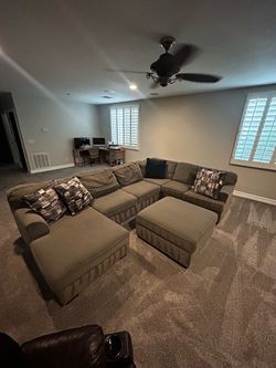 Large gray Fabric Sectional Sofa with Ottoman