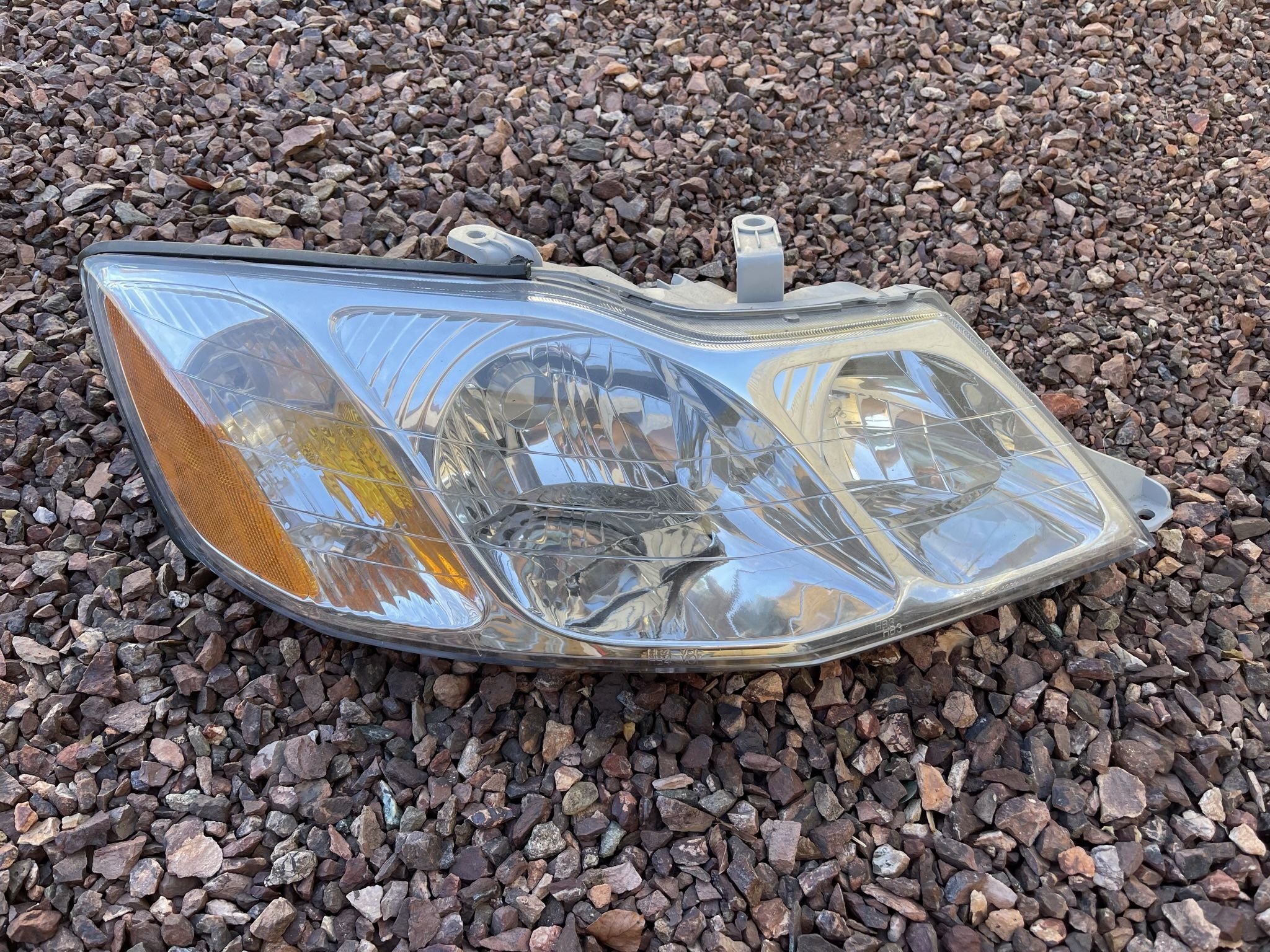 Toyota Avalon Headlight 2000 - 2004, Toyota Avalon Headlamp, passenger side Headlight 