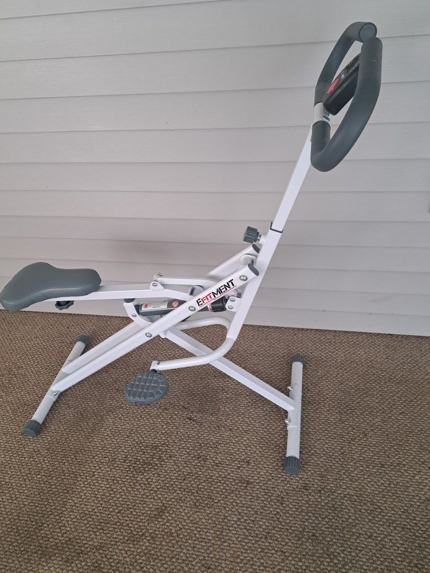 Fitment leg squat machine.