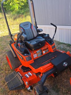 Kubota ZD1211 Zero Turn 60 inches