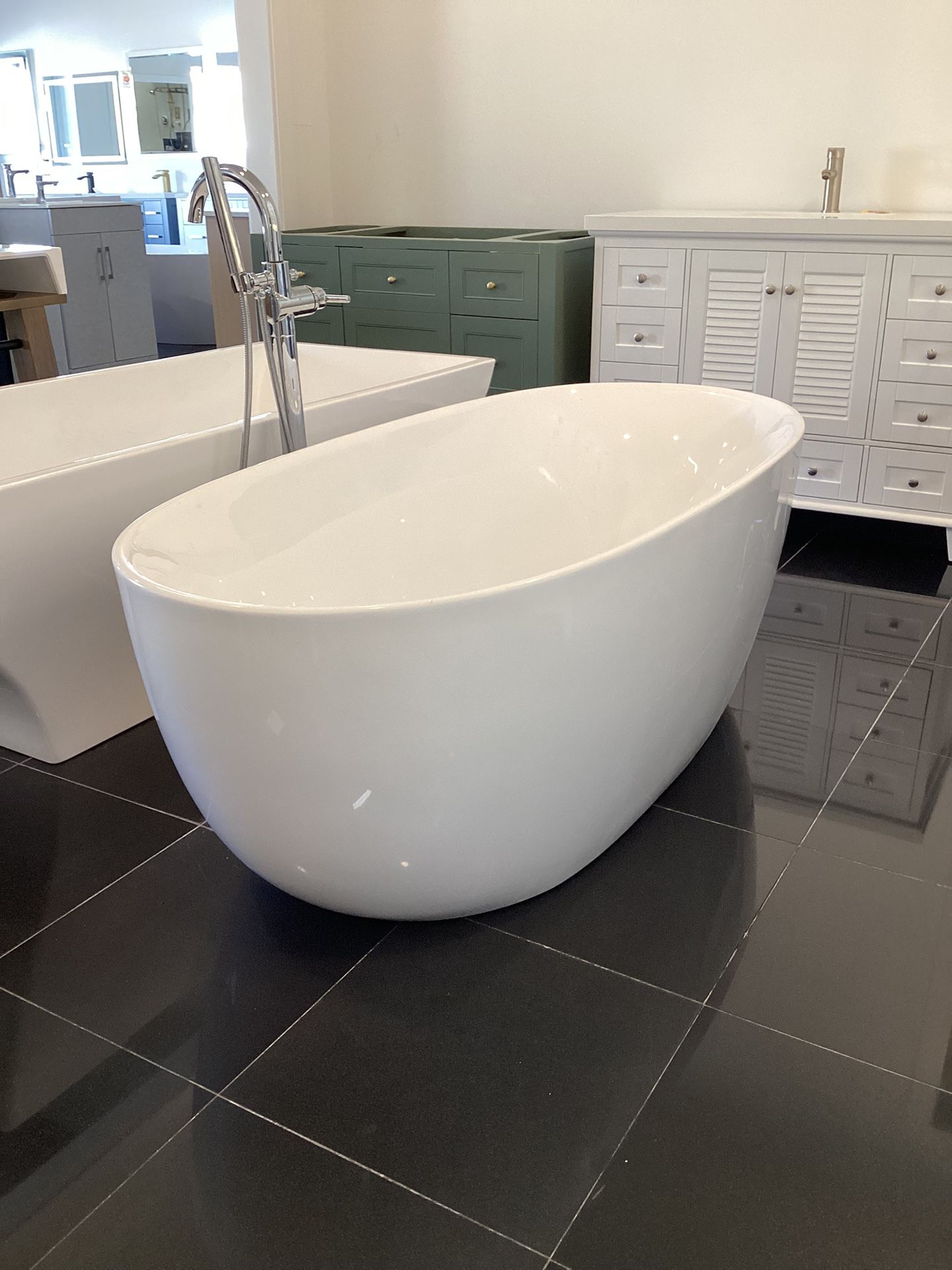 67” Freestanding Bathtub Center Drain Ready For Pick Up