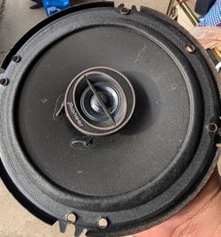 Pioneer 6.5 2 way speakers