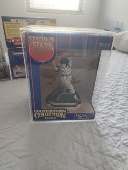 STARTING LINEUP STADIUM STARS COOPERSTOWN COLLECTION 1997 MICKEY MANTLE!!!  