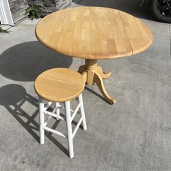 Dining Table + 1 Barstool