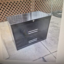 High end locking file cabinet
