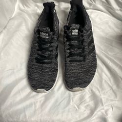 Adidas cloud foam SZ  9.5