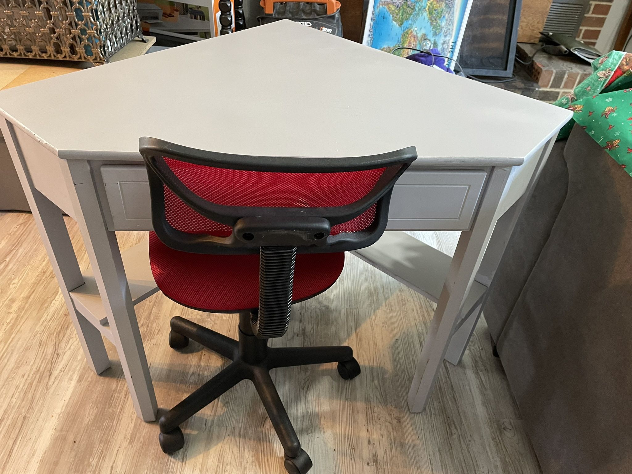 Corner Desk And Chair