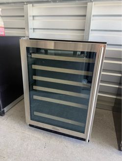 Marvel 24” Wine Cooler Refrigerator – Glass Door – Model ML24WSG3LS – $400