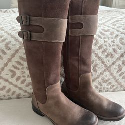 Beautiful UGG’S Size 7 