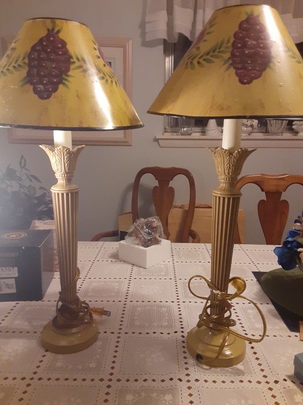 VERY NEAT LOOKING VINTAGE All Metal LAMPS 23,5 INCHES Tall 