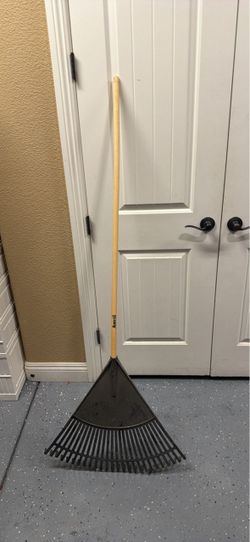 Anvil Leaf Rake with Wood Handle