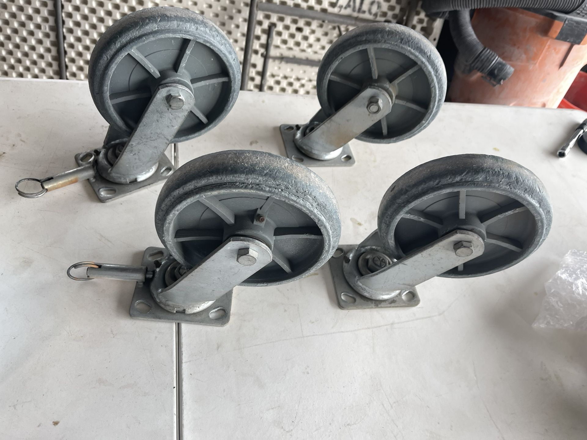 Set De Llantas Para Mesas