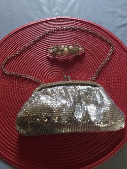 Small lady bag and hair clip