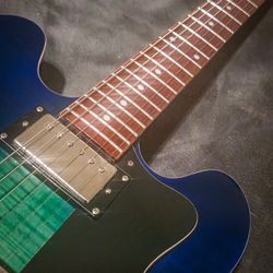 Epiphone 335 Dot AM Aquamarine Burst electric guitar