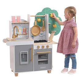 Toy Kitchen 