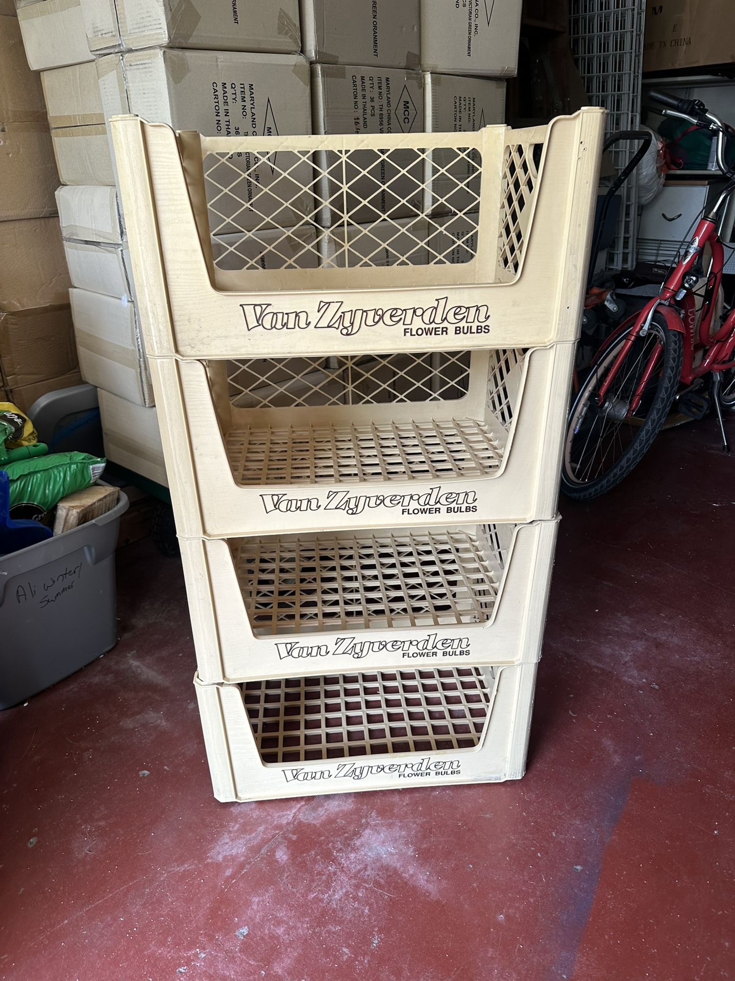 Stackable Plastic Crates/storage bins