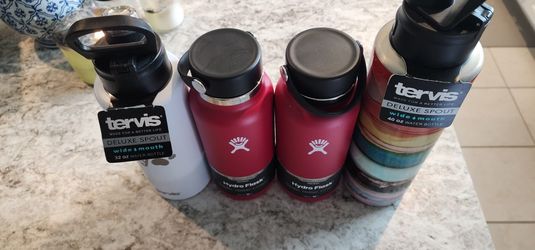 Tarvis Water Bottles (BRAND NEW)