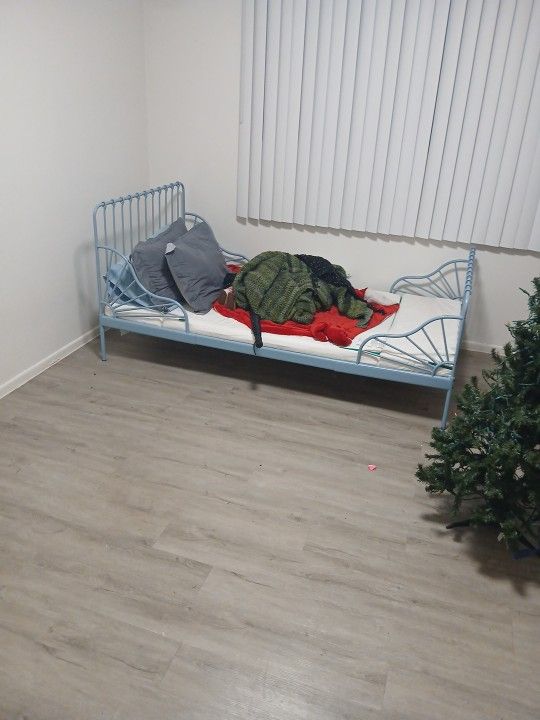 Child's Day Bed