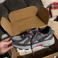 ASICS Gel-Venture Women’s Running Shoes – Size 11