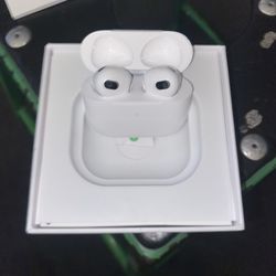 AirPods Pro 3 [BRAND NEW]