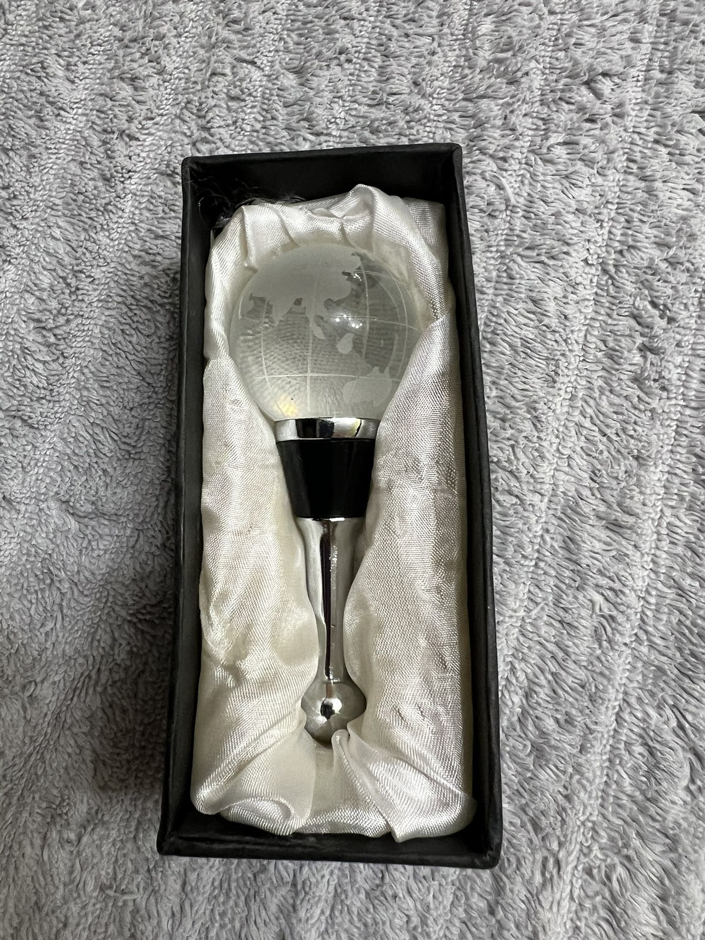 Bottle Stopper World Glass Silver Globe Liquor Serving Ware
