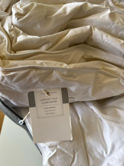 Brand New LuxWarmth Down Comforter from Sleep Number Full/Queen: 88" x 96" Price $195