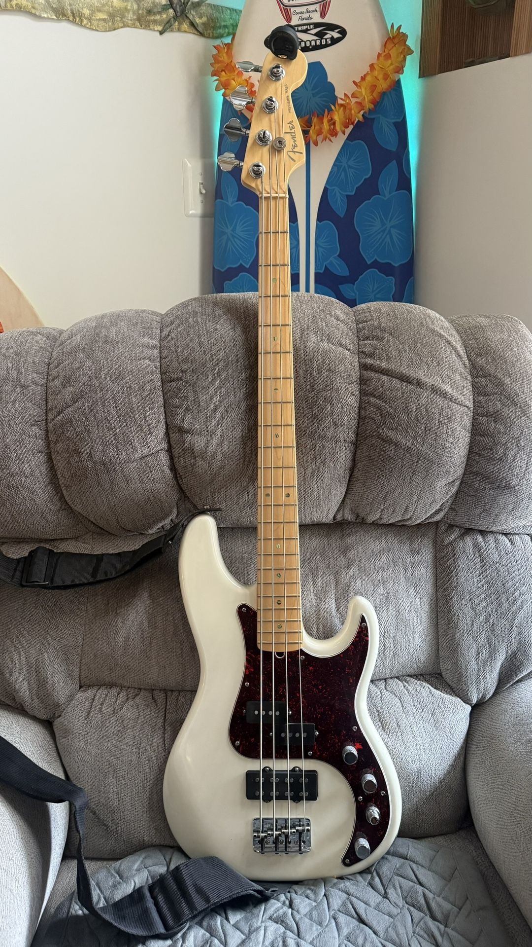 Vintage Fender American Precison Deluxe Bass with OHSC!