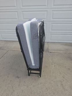 BED  Portable newer Model  2 people 300