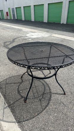 Patio table PICK UP INGLEWOOD