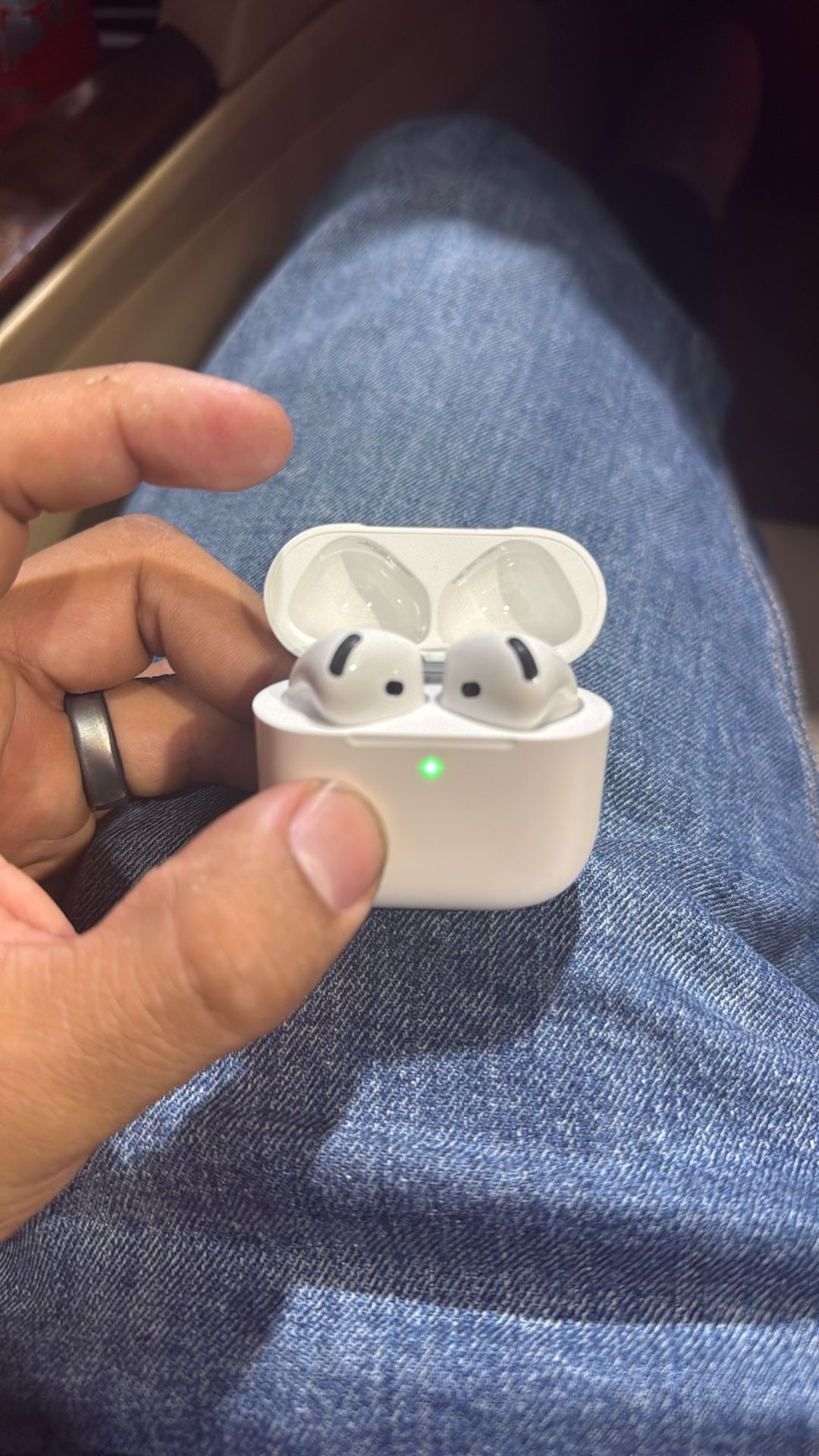 AirPods 4