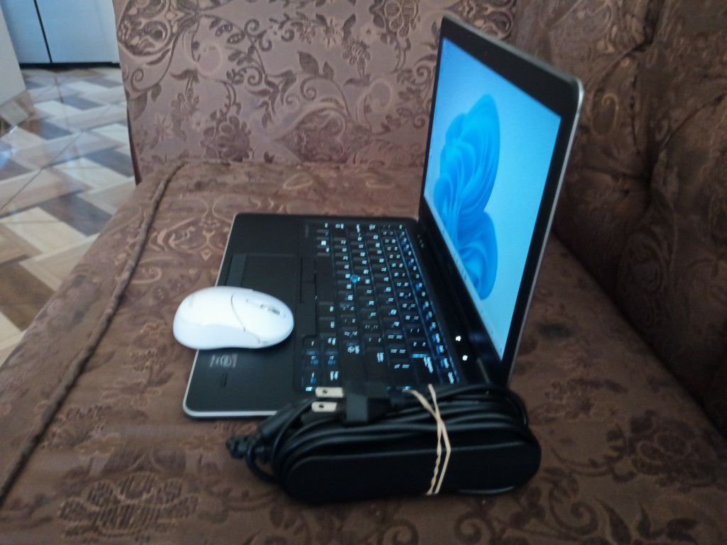 Laptop Dell Latitude E7440-core i5 Exelente Para Instalar Programas.