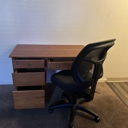 desk and chair 