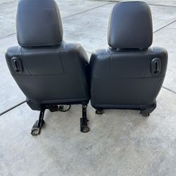 2006 Ford Mustang Seats