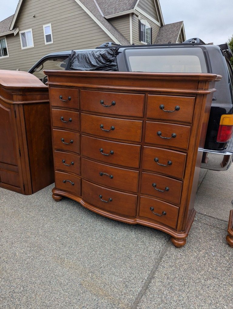 Complete Bedroom Set. Real Wood