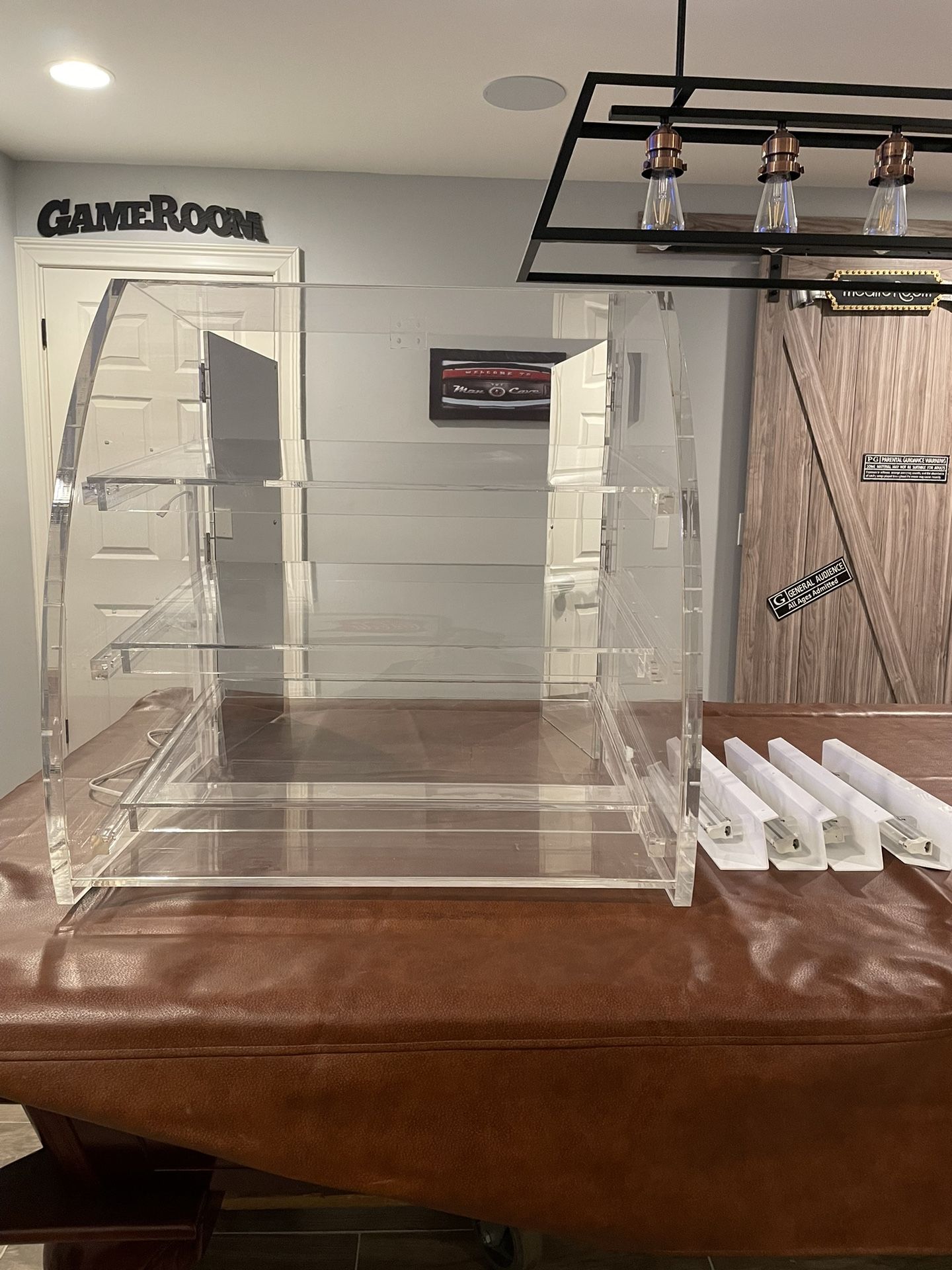 Beautiful Commercial 3 Tier Acrylic Slanted / Lighted Pastry Case