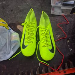 Kids soccer cleats size 6