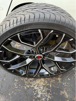 26” rims with Lexani tires 305/30/26 like new $1200 obo
