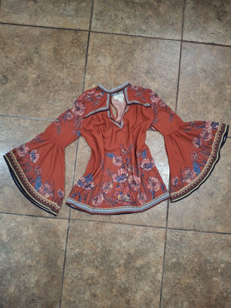 Small Flying Tomato Bell Sleeve Boho Top