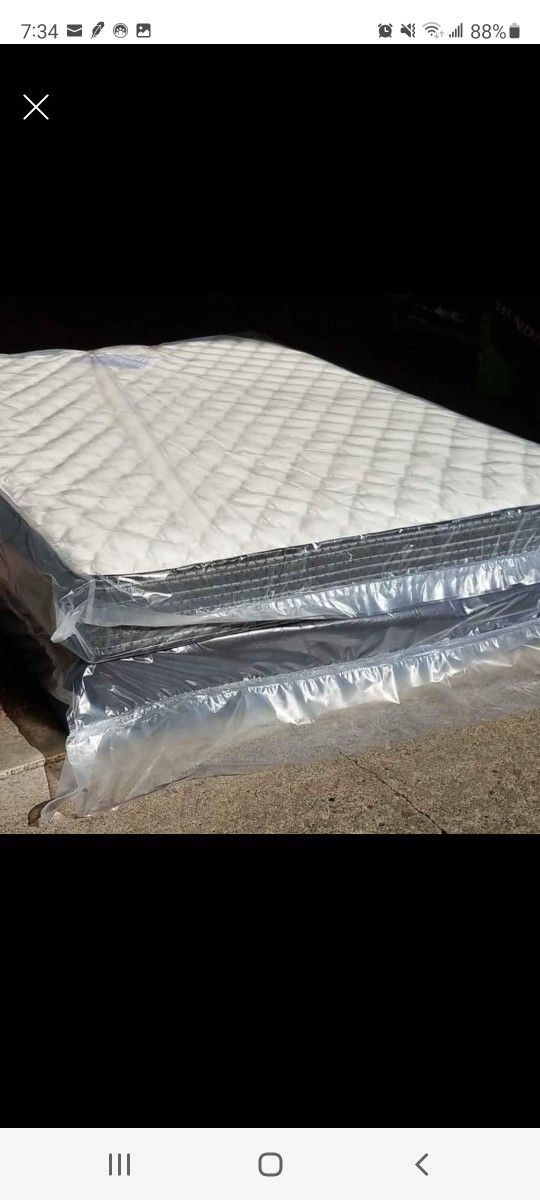 New Full Size Mattress And Boxspring